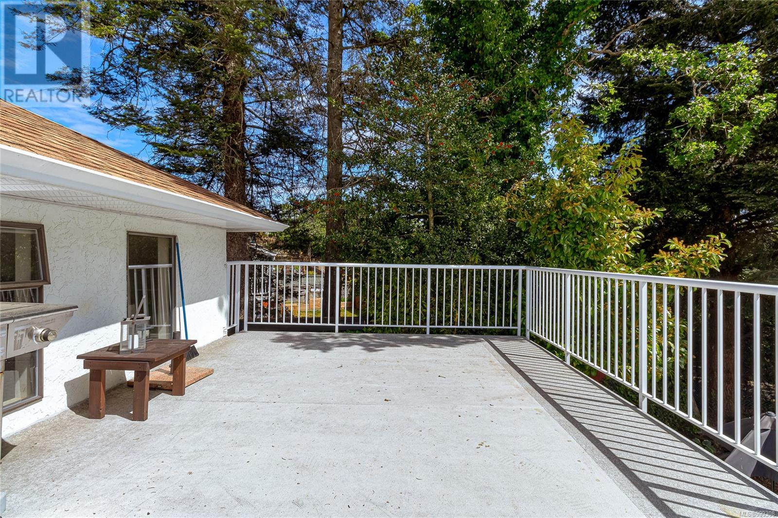 Photo 75 of 1211 Burnside Rd W, Saanich BC