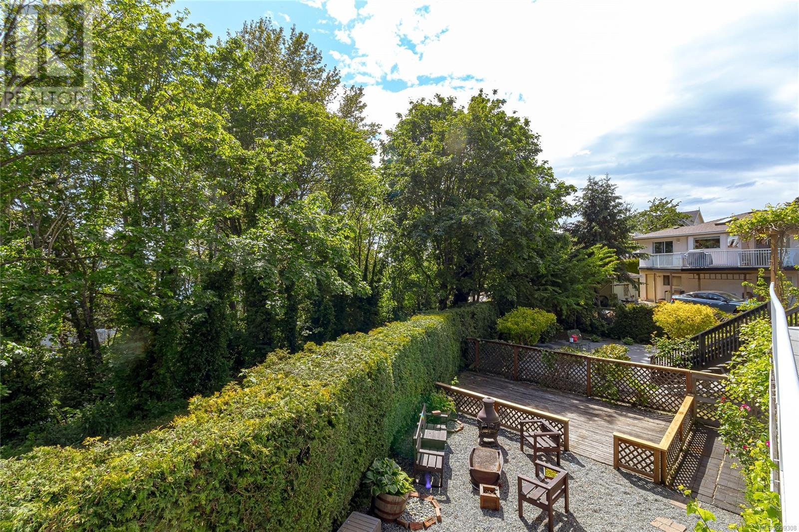 Photo 81 of 1211 Burnside Rd W, Saanich BC