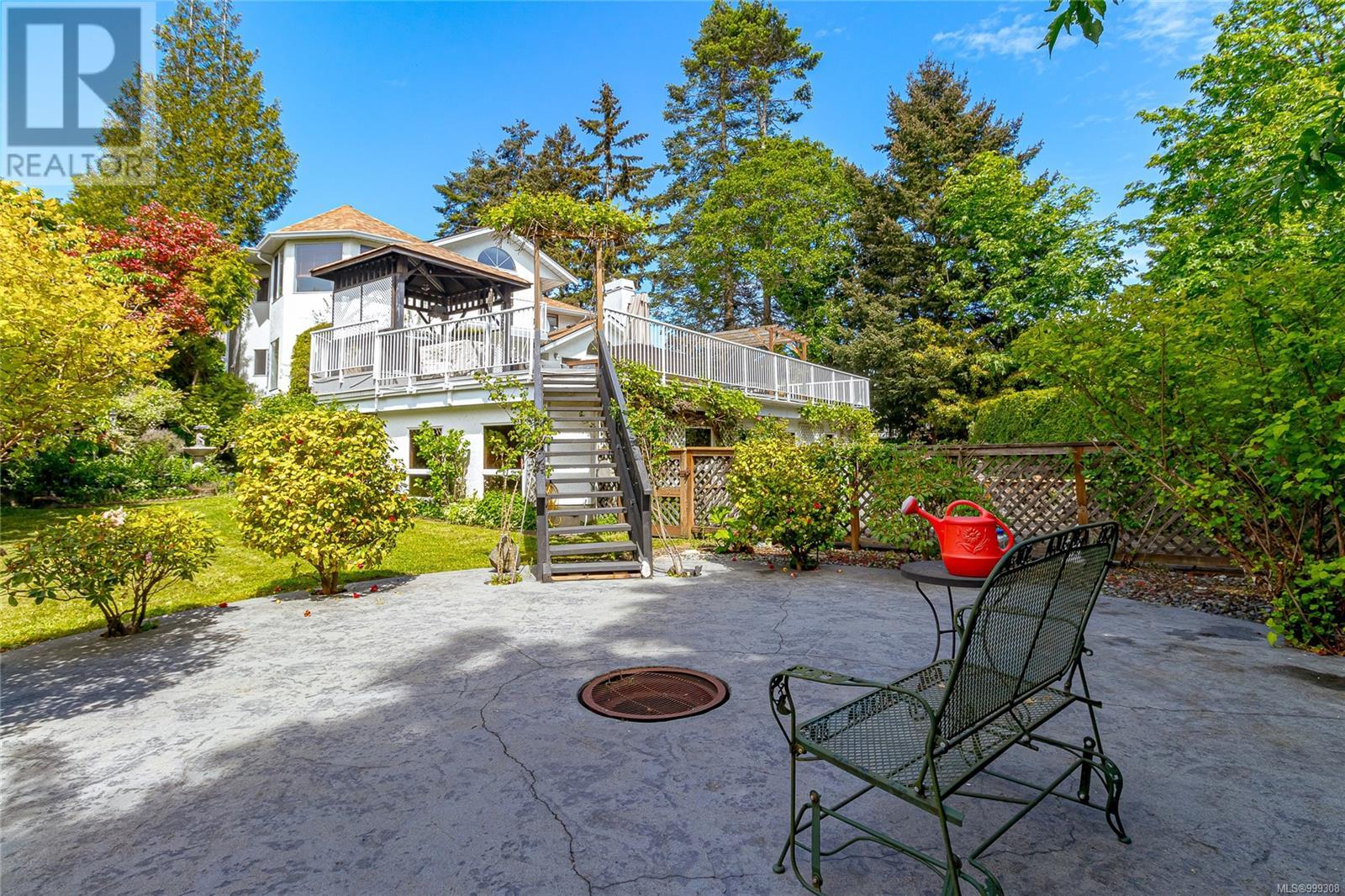 Photo 85 of 1211 Burnside Rd W, Saanich BC