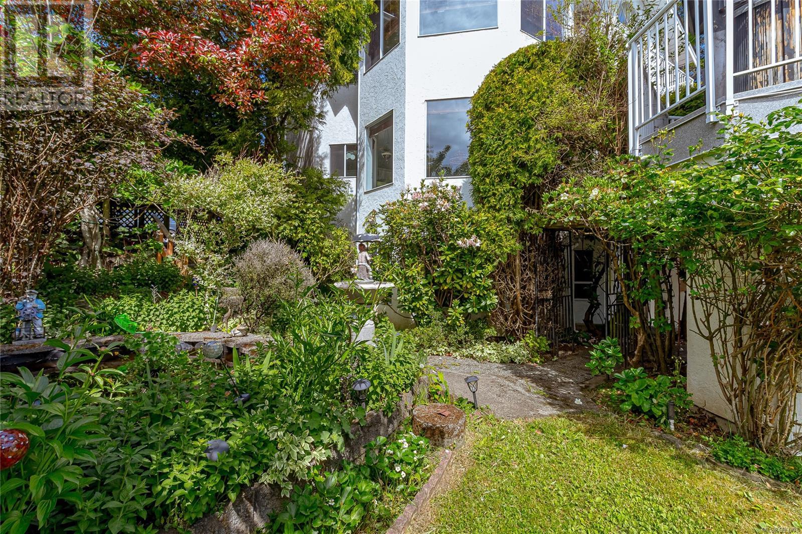 Photo 88 of 1211 Burnside Rd W, Saanich BC