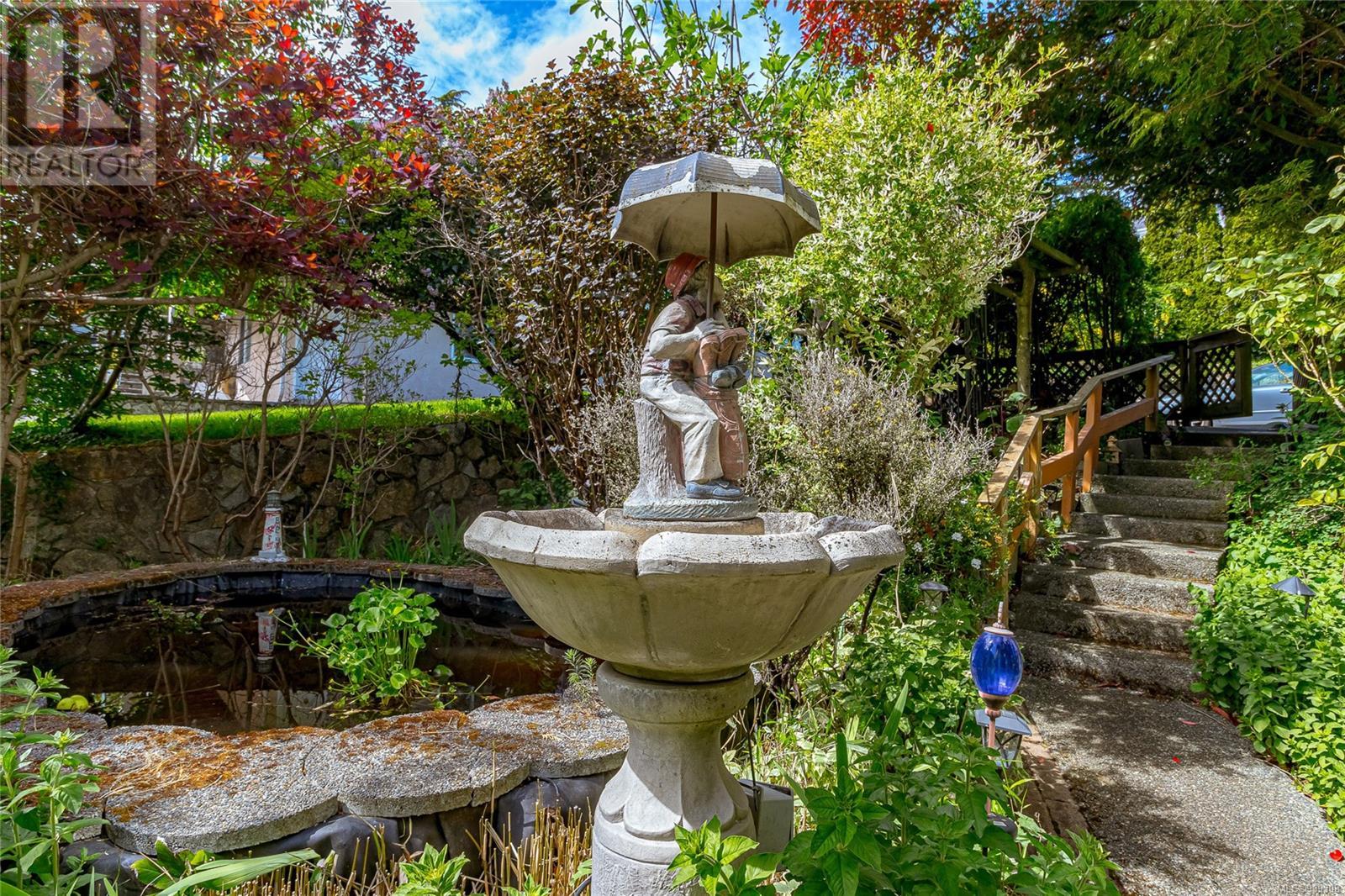 Photo 89 of 1211 Burnside Rd W, Saanich BC