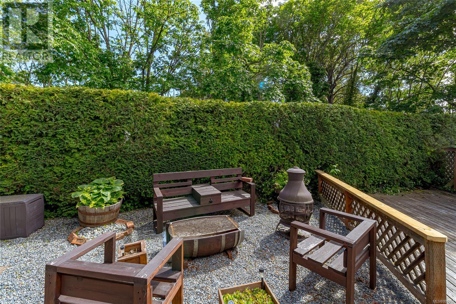 Photo 91 of 1211 Burnside Rd W, Saanich BC