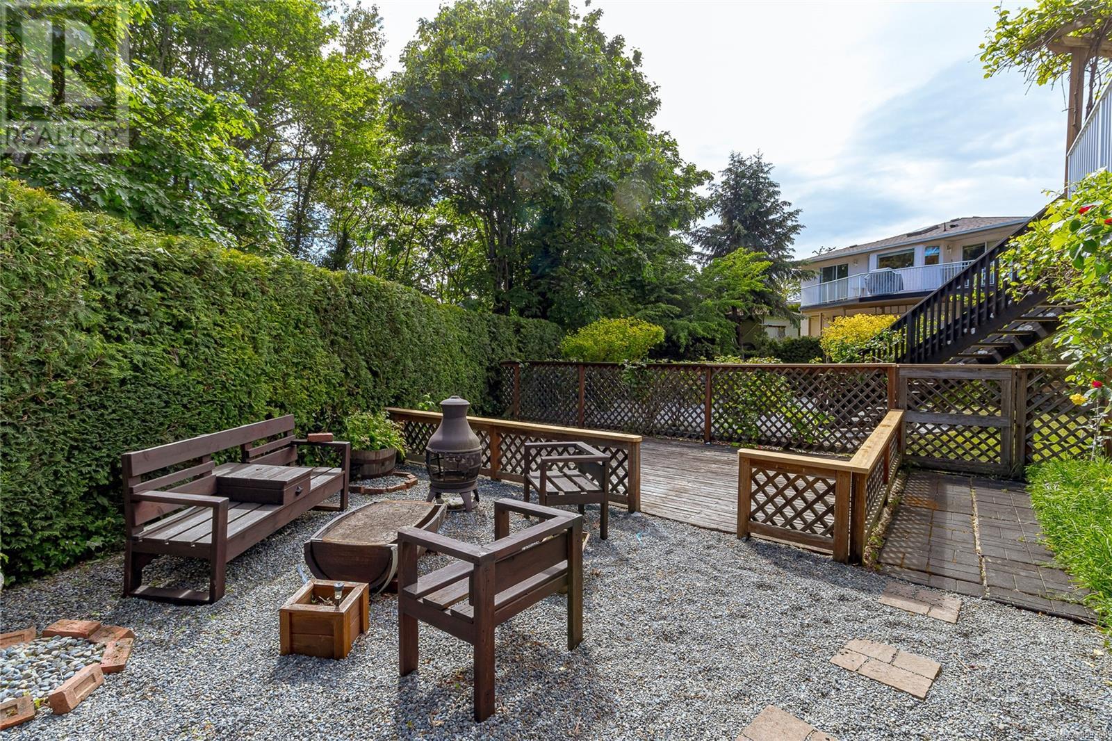 Photo 92 of 1211 Burnside Rd W, Saanich BC