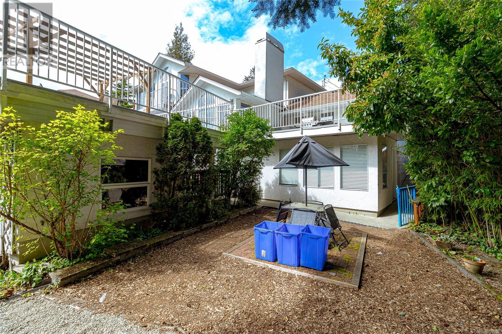 Photo 93 of 1211 Burnside Rd W, Saanich BC
