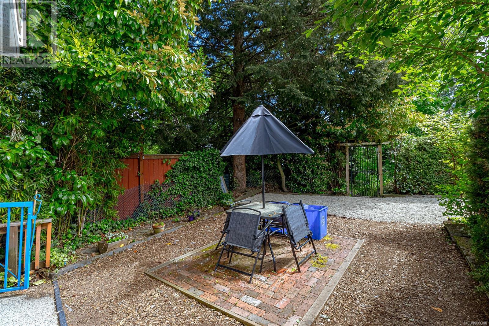 Photo 94 of 1211 Burnside Rd W, Saanich BC