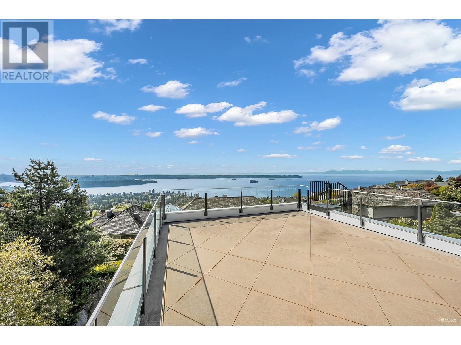 2326 CHIPPENDALE ROAD, West Vancouver