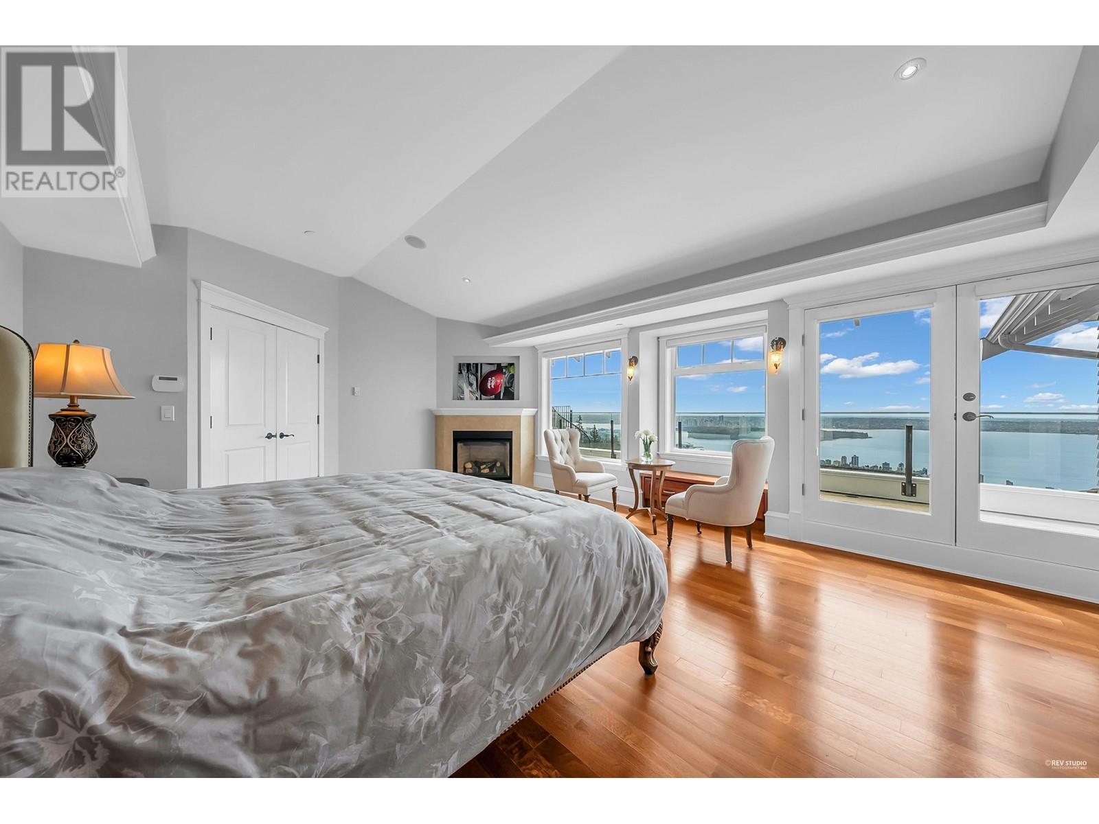 2326 CHIPPENDALE ROAD, West Vancouver