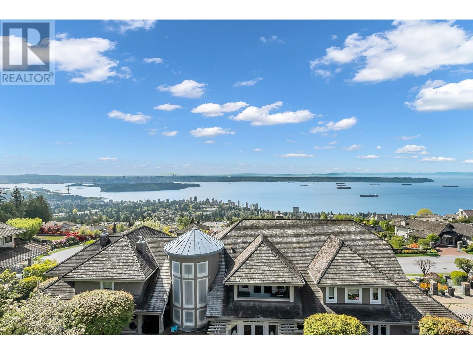 2326 CHIPPENDALE ROAD, West Vancouver
