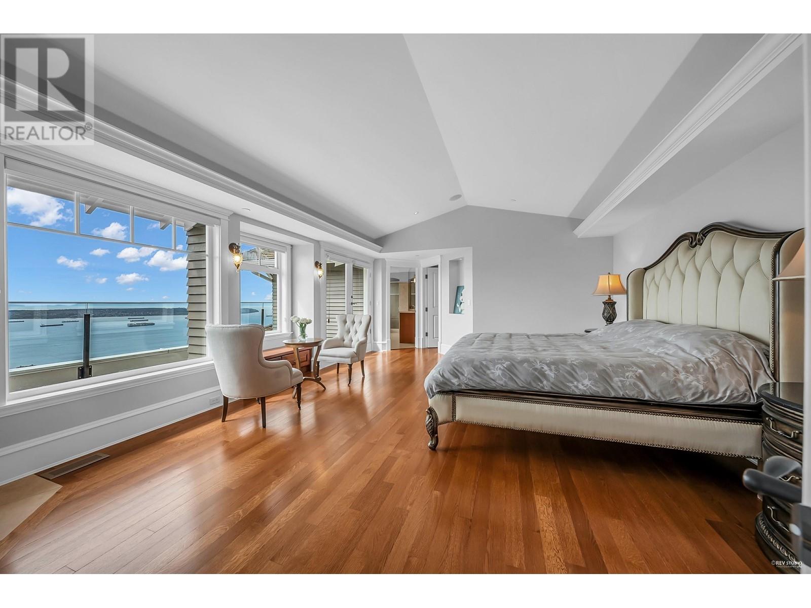 2326 CHIPPENDALE ROAD, West Vancouver