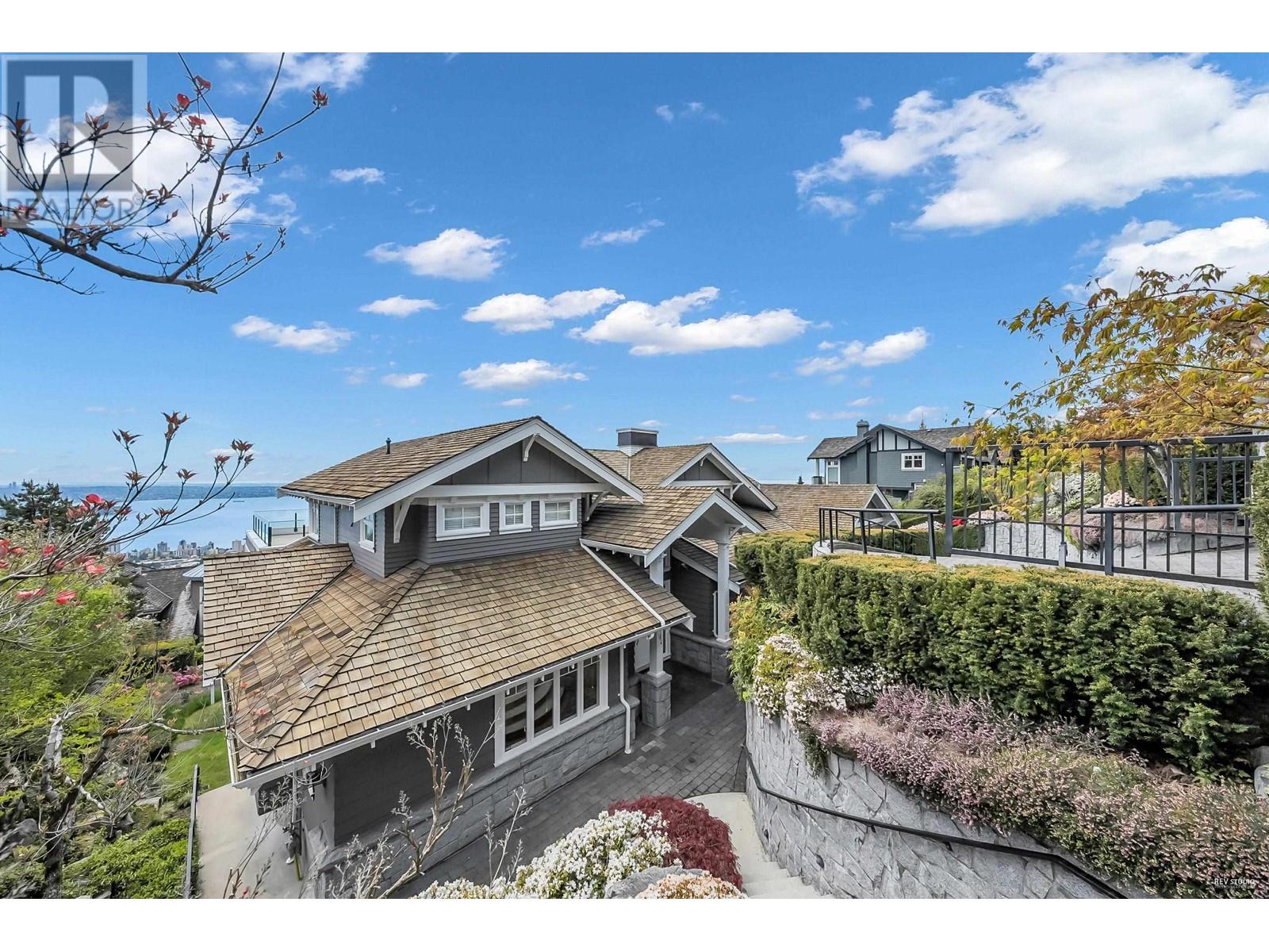 2326 CHIPPENDALE ROAD, West Vancouver