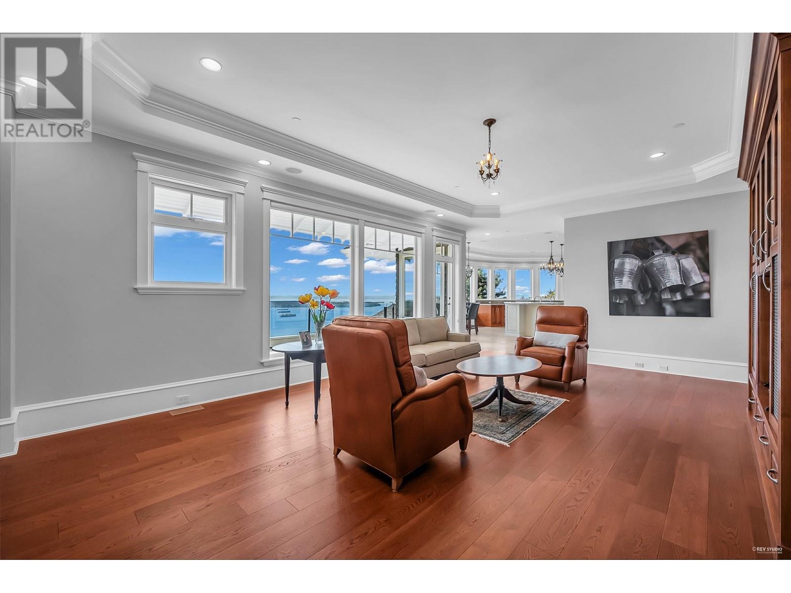 2326 CHIPPENDALE ROAD, West Vancouver