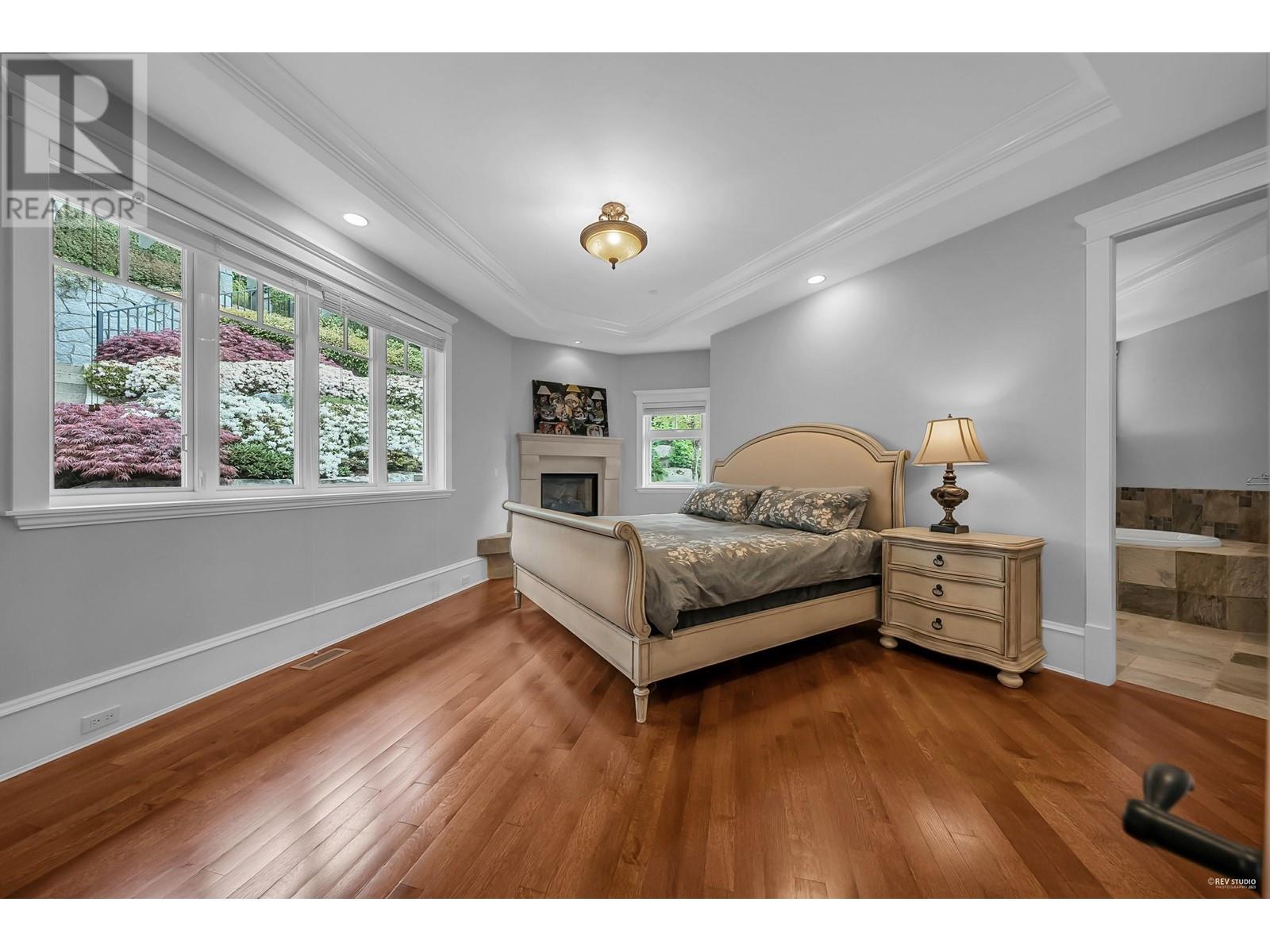 2326 CHIPPENDALE ROAD, West Vancouver