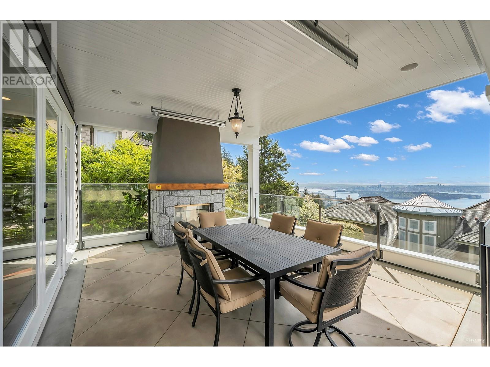 2326 CHIPPENDALE ROAD, West Vancouver