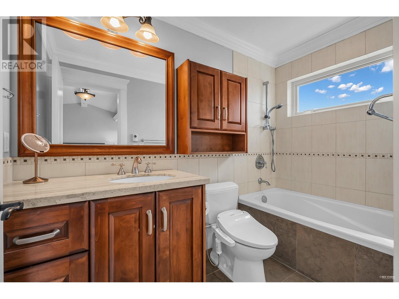 2326 CHIPPENDALE ROAD, West Vancouver