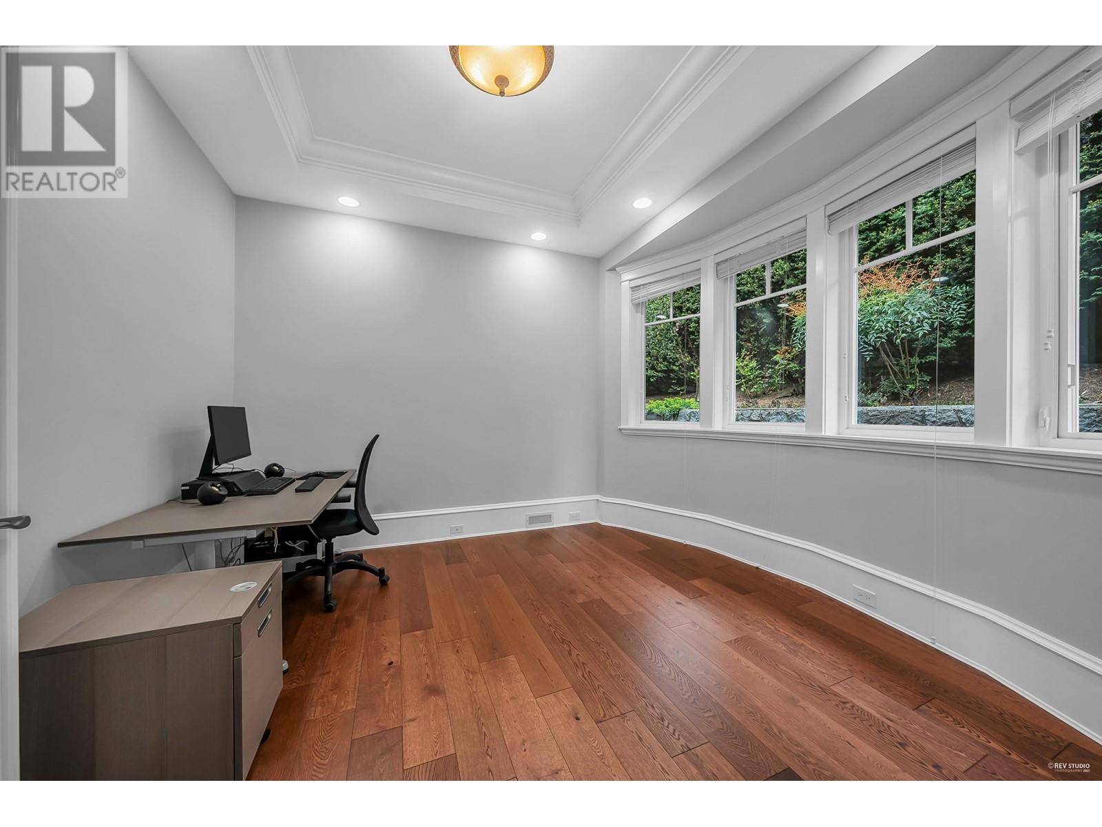 2326 CHIPPENDALE ROAD, West Vancouver