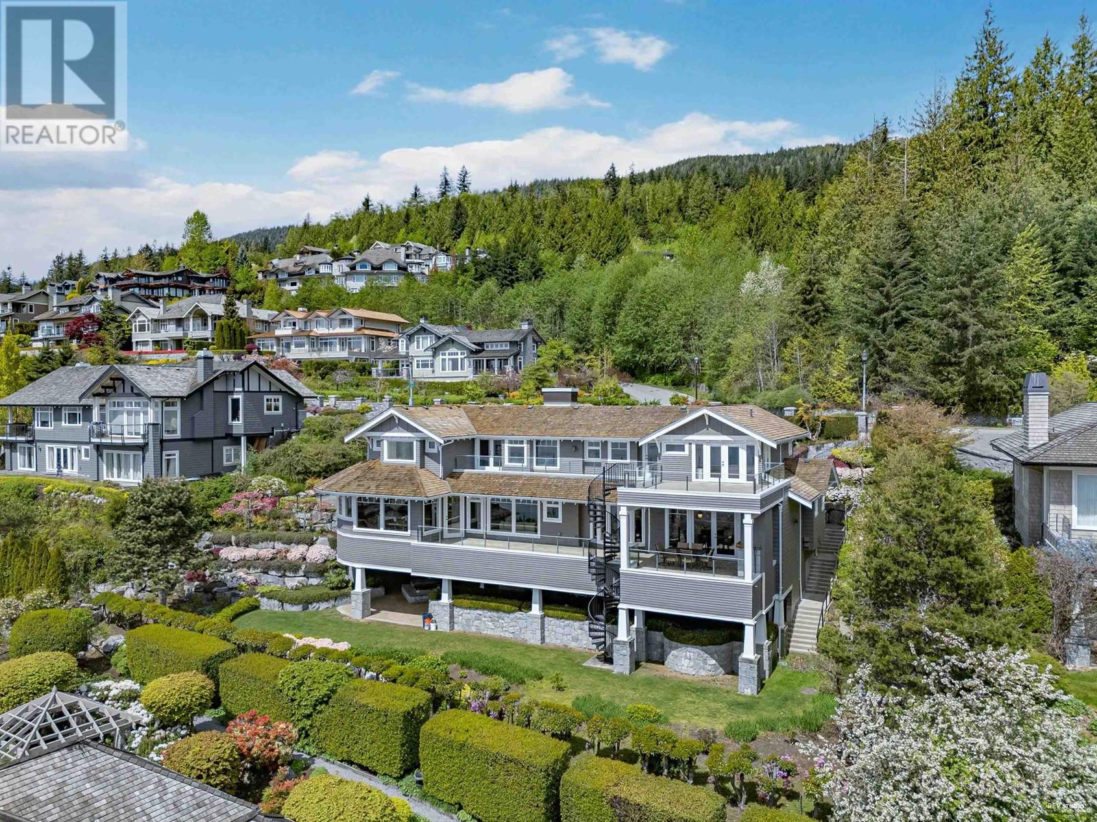 2326 CHIPPENDALE ROAD, West Vancouver
