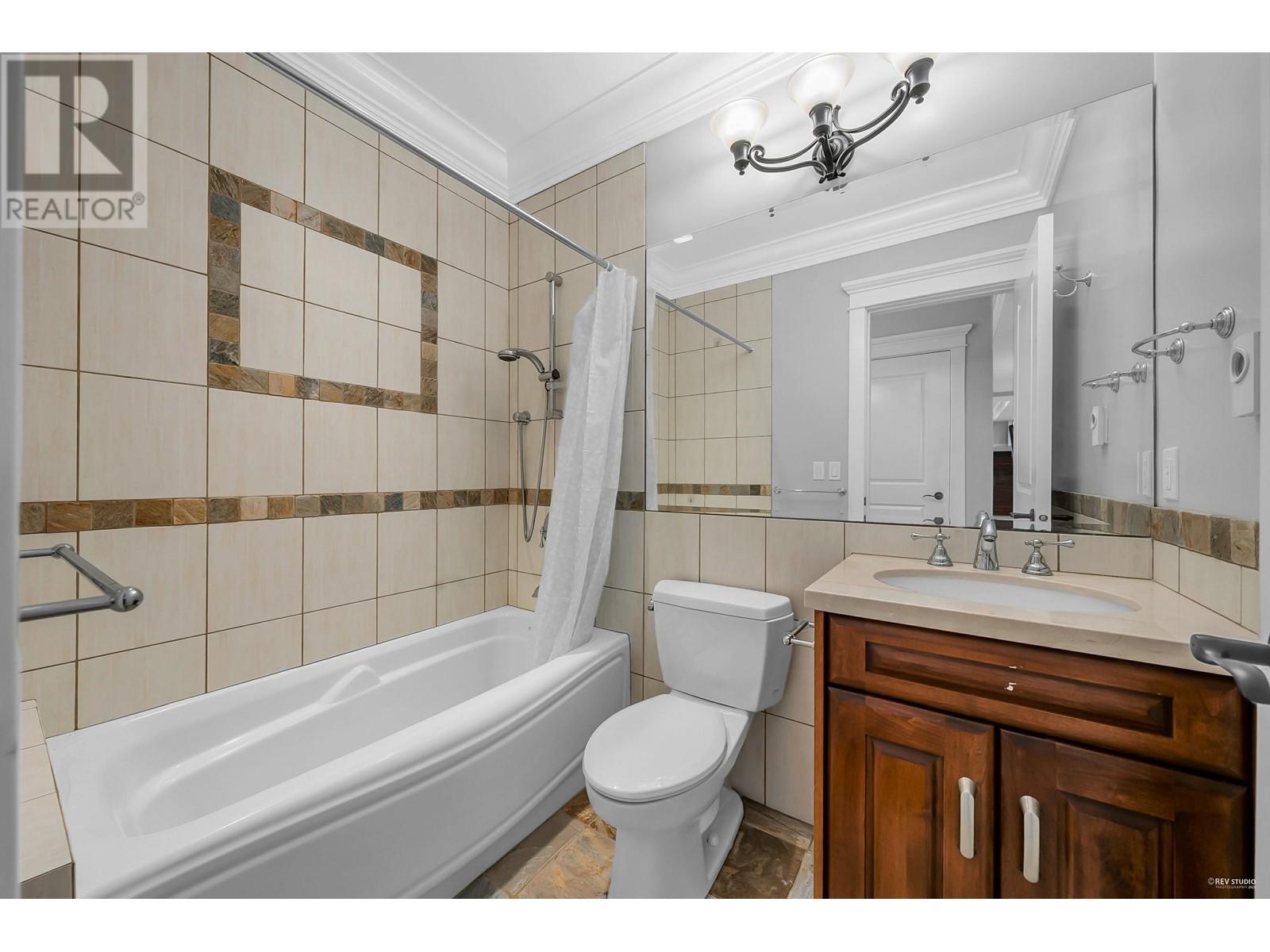 2326 CHIPPENDALE ROAD, West Vancouver