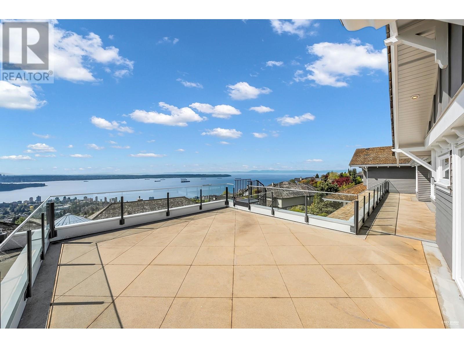 2326 CHIPPENDALE ROAD, West Vancouver