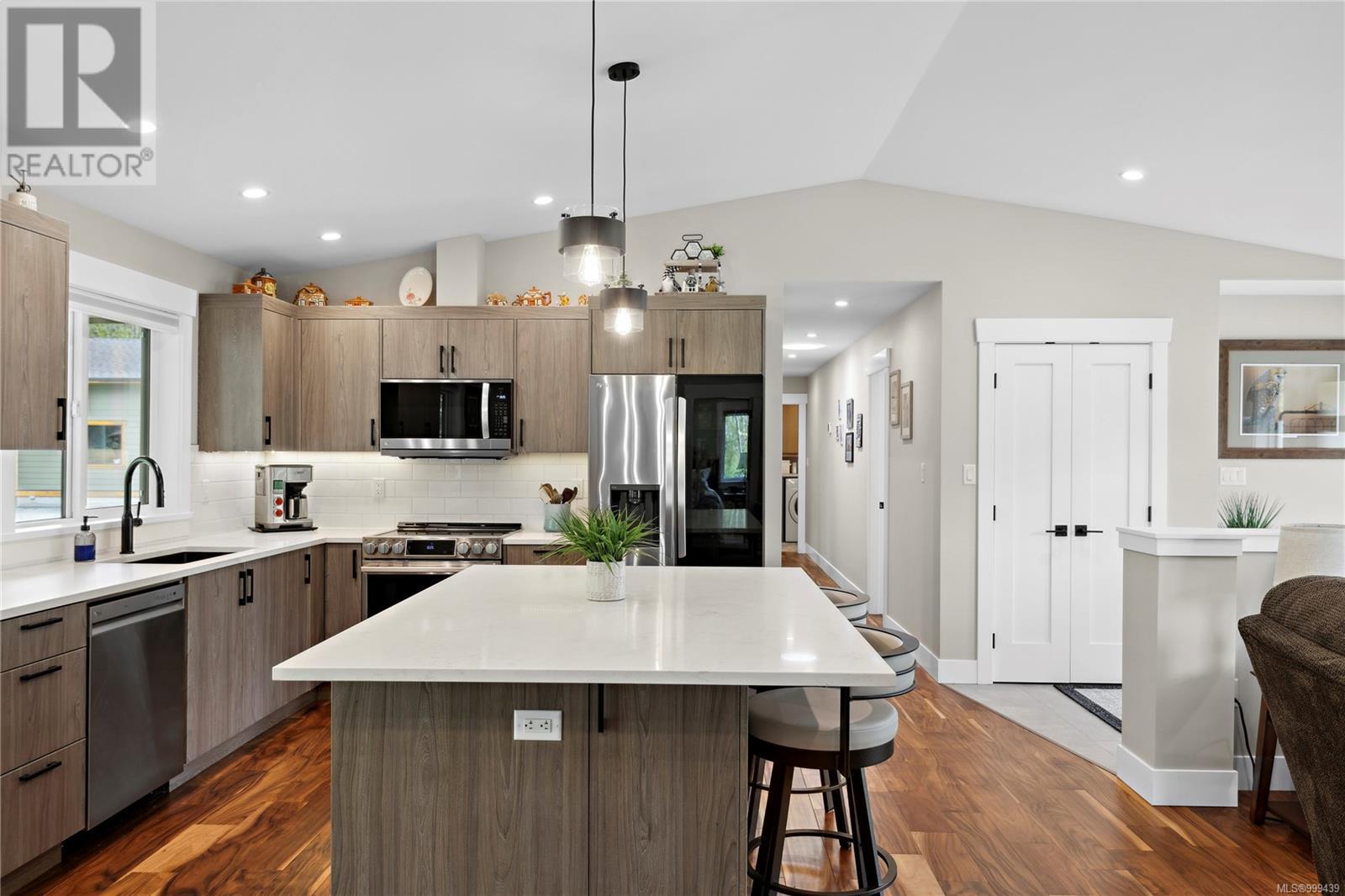  1905 Timberlake Place, Qualicum Beach