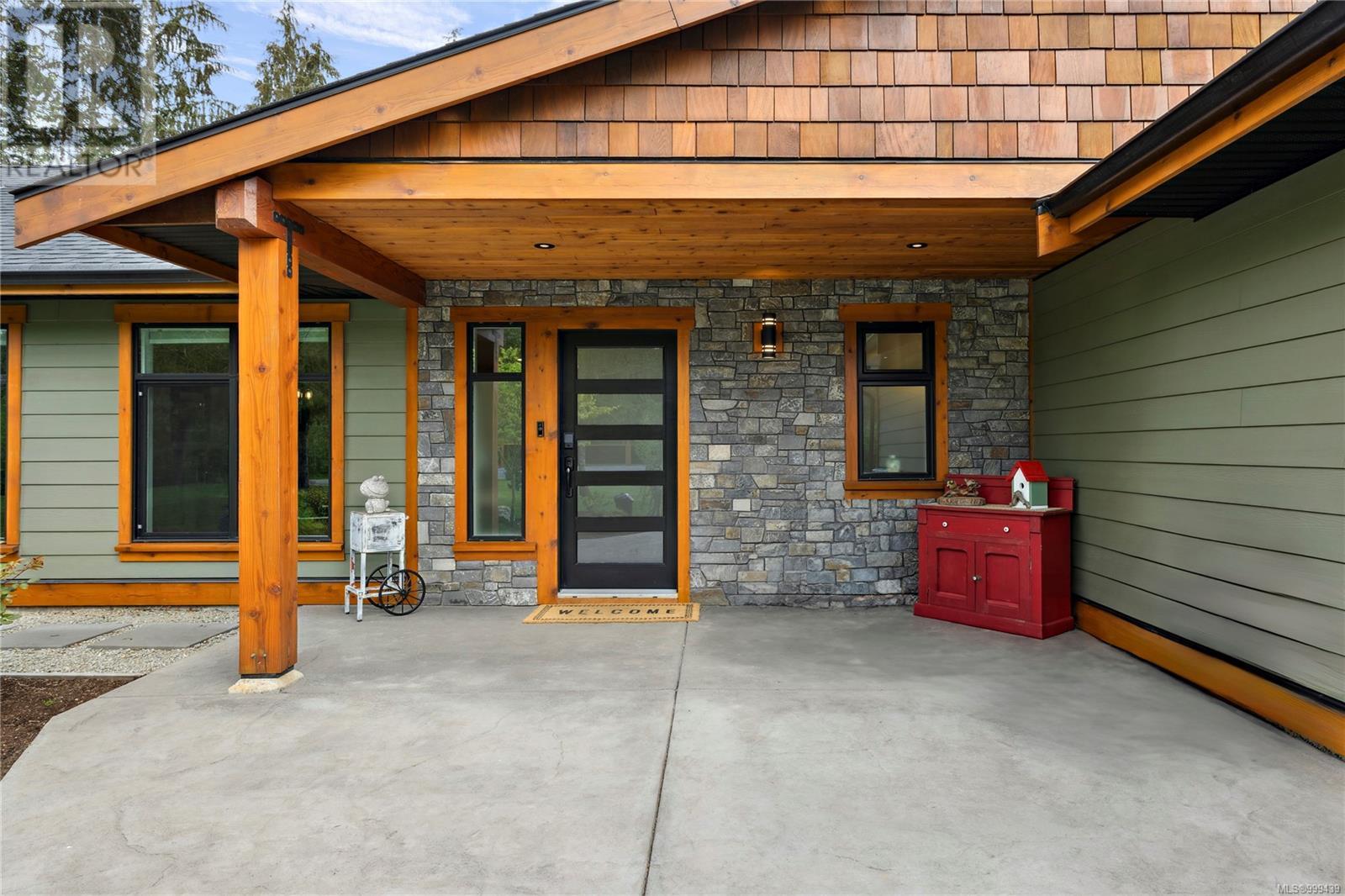  1905 Timberlake Place, Qualicum Beach