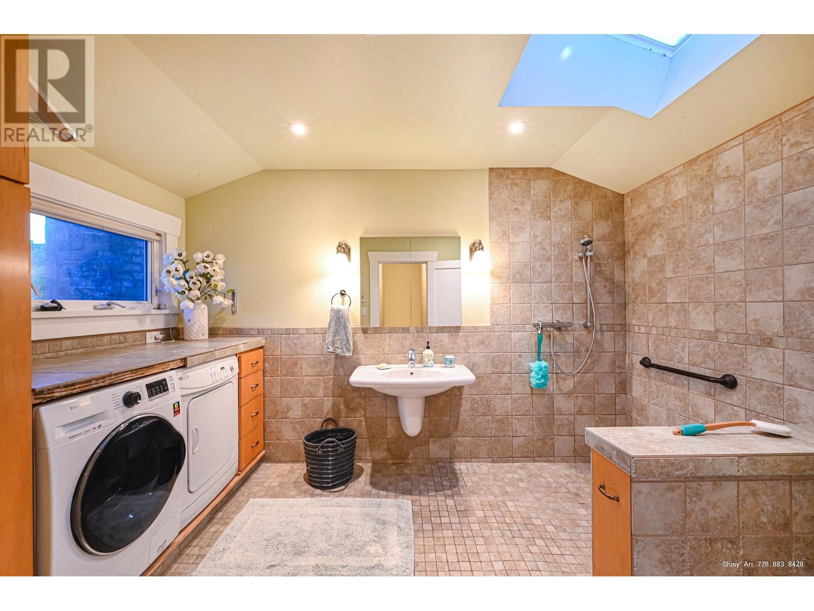 3981 W 11TH AVENUE, Vancouver