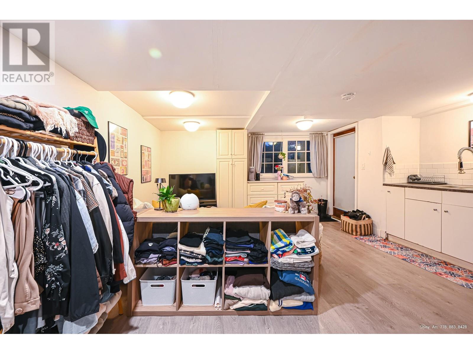 3981 W 11TH AVENUE, Vancouver