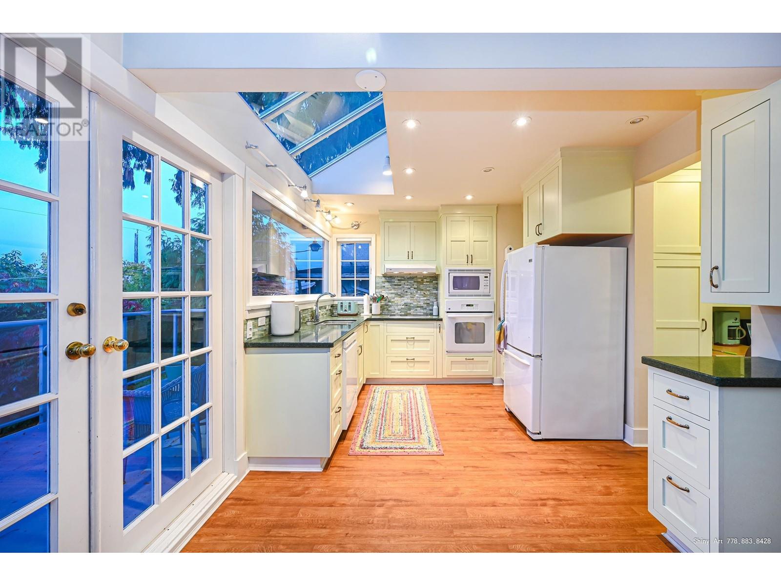 3981 W 11TH AVENUE, Vancouver