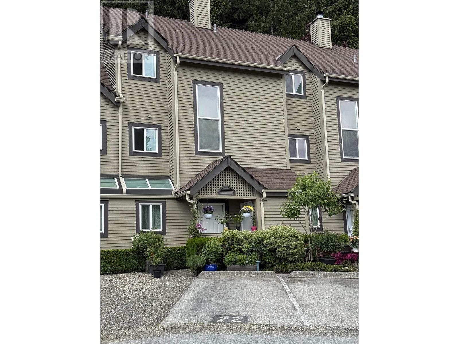 Photo 19 of 22 2736 Atlin Place, Coquitlam BC