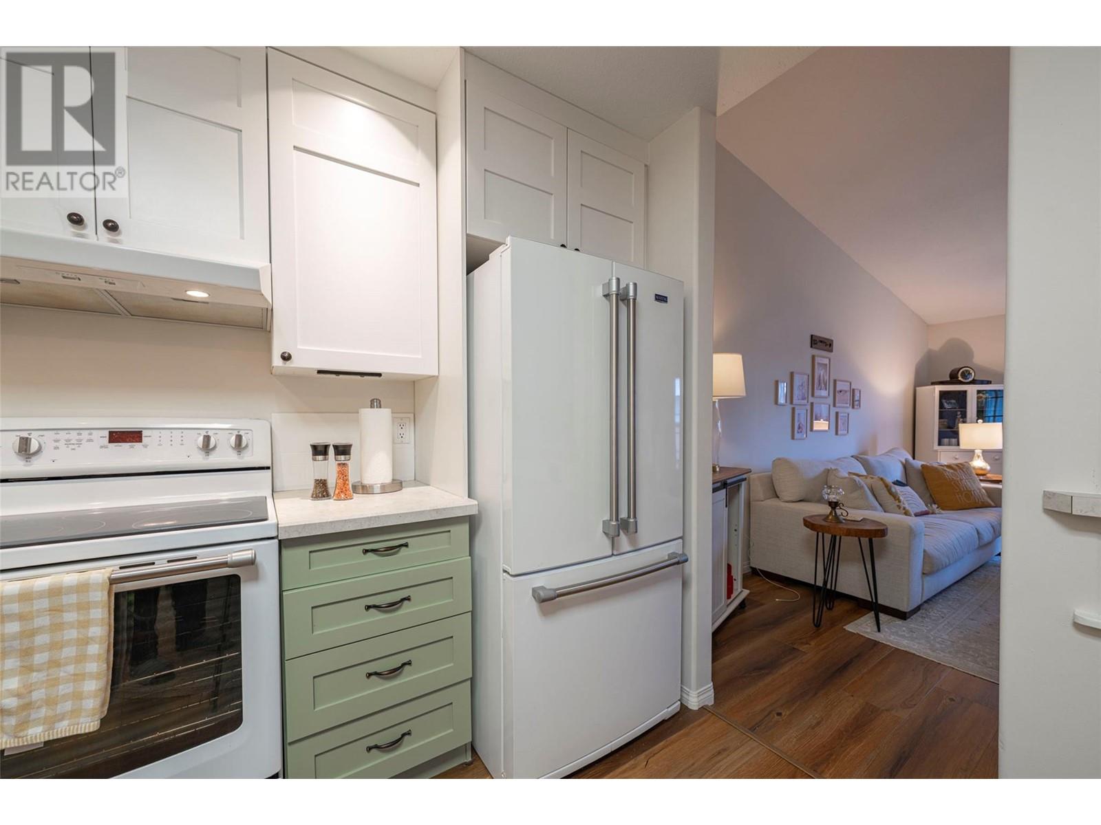 2 501 Kildonan Avenue, Enderby