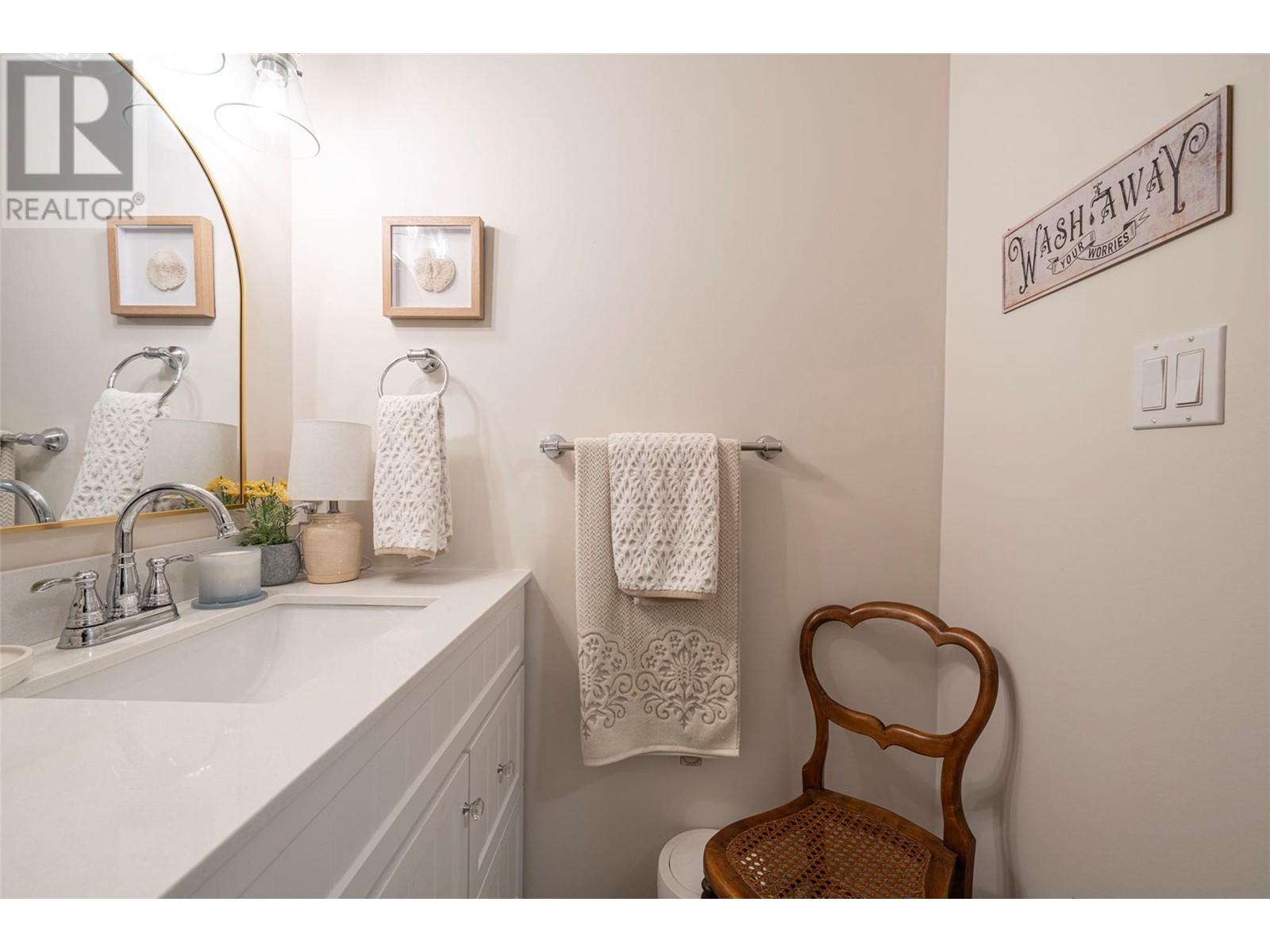 2 501 Kildonan Avenue, Enderby
