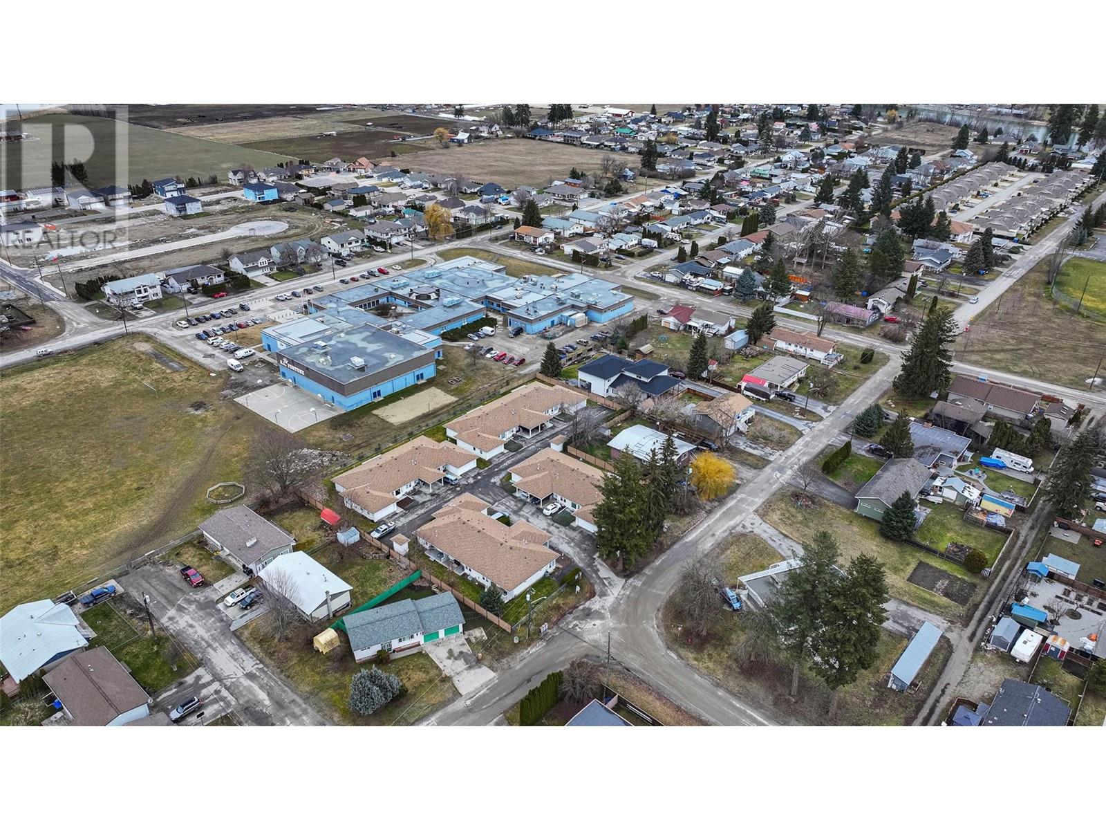 2 501 Kildonan Avenue, Enderby