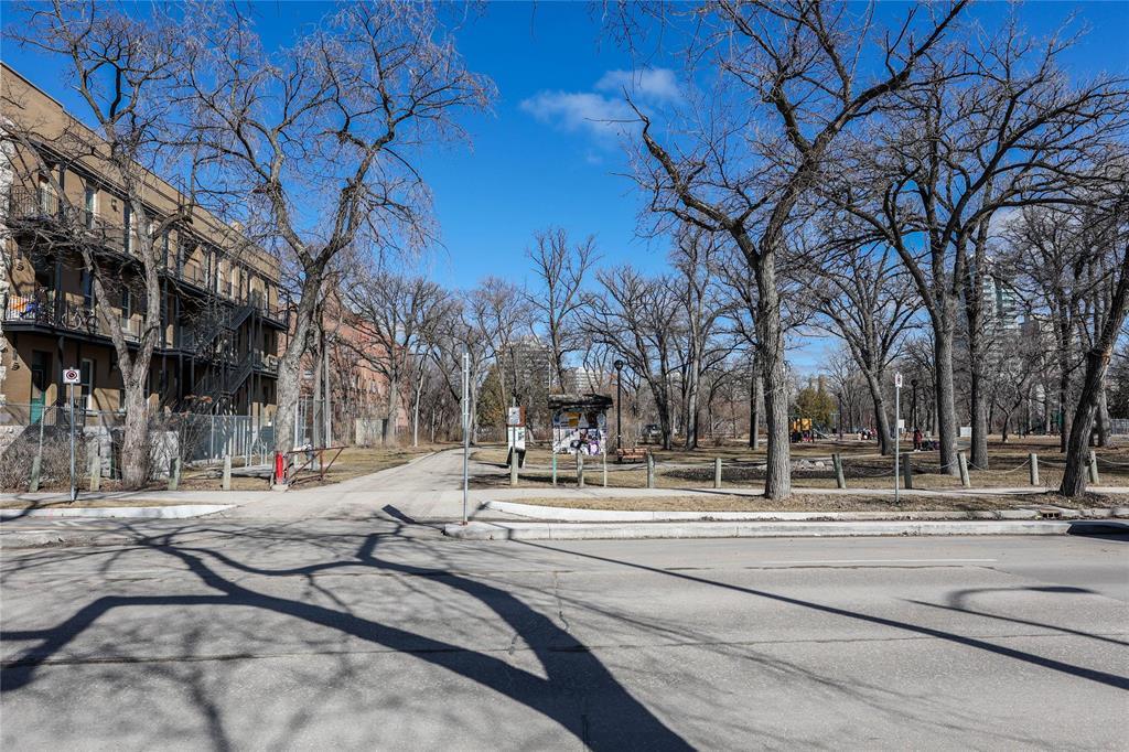 Photo 6 of 2 332 River Avenue, Winnipeg MB