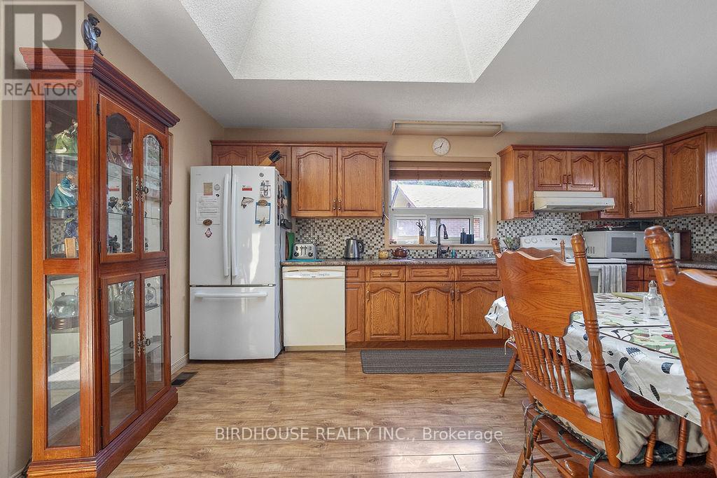 Photo 27 of 139 Murray Street, Kawartha Lakes ON