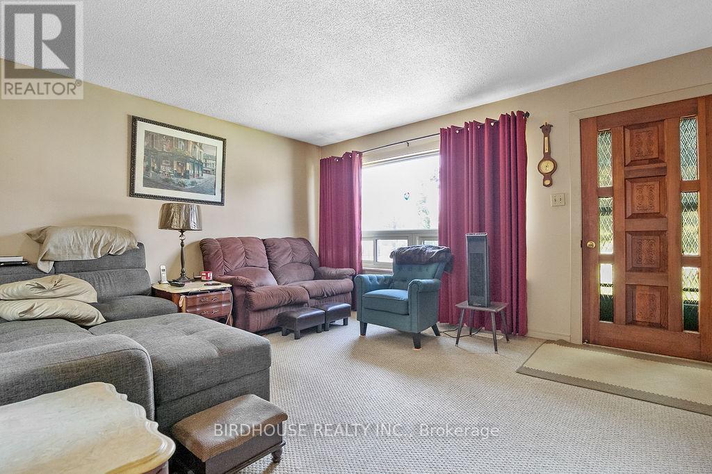 Photo 6 of 139 Murray Street, Kawartha Lakes ON