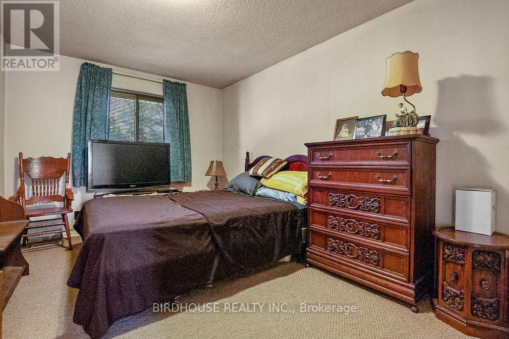 Photo 11 of 139 Murray Street, Kawartha Lakes ON