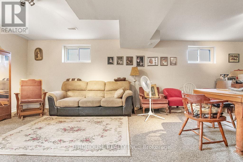Photo 12 of 139 Murray Street, Kawartha Lakes ON