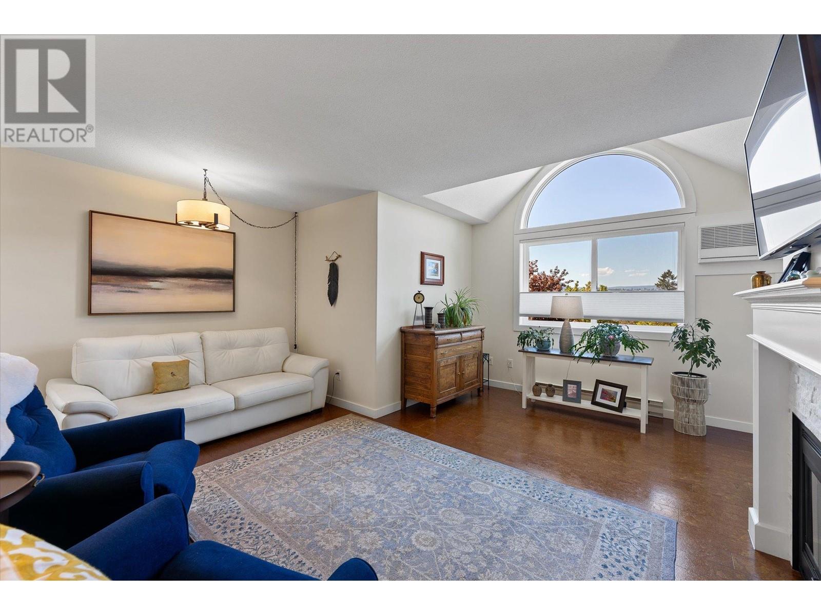 313 940 Glenwood Avenue, Kelowna
