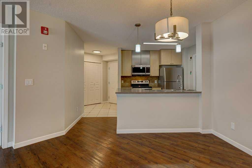 Single Family House for Sale in   Richard Court SW Lincoln Park Calgary 