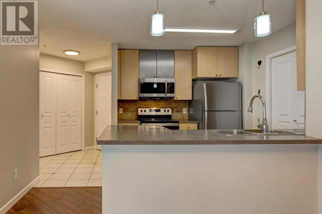 Single Family House for Sale in   Richard Court SW Lincoln Park Calgary 