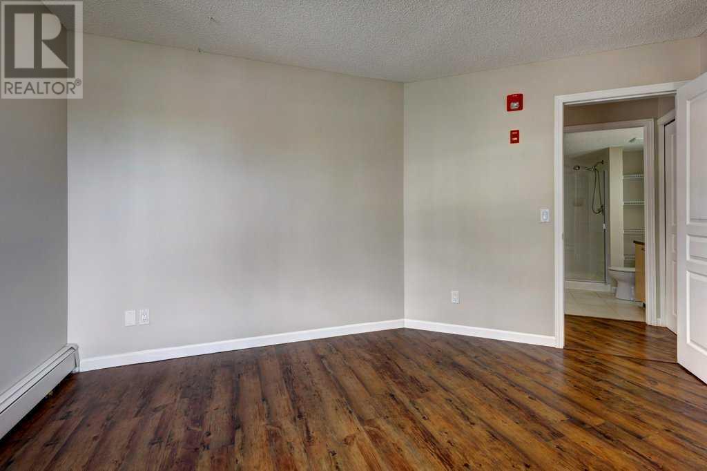 Single Family House for Sale in   Richard Court SW Lincoln Park Calgary 