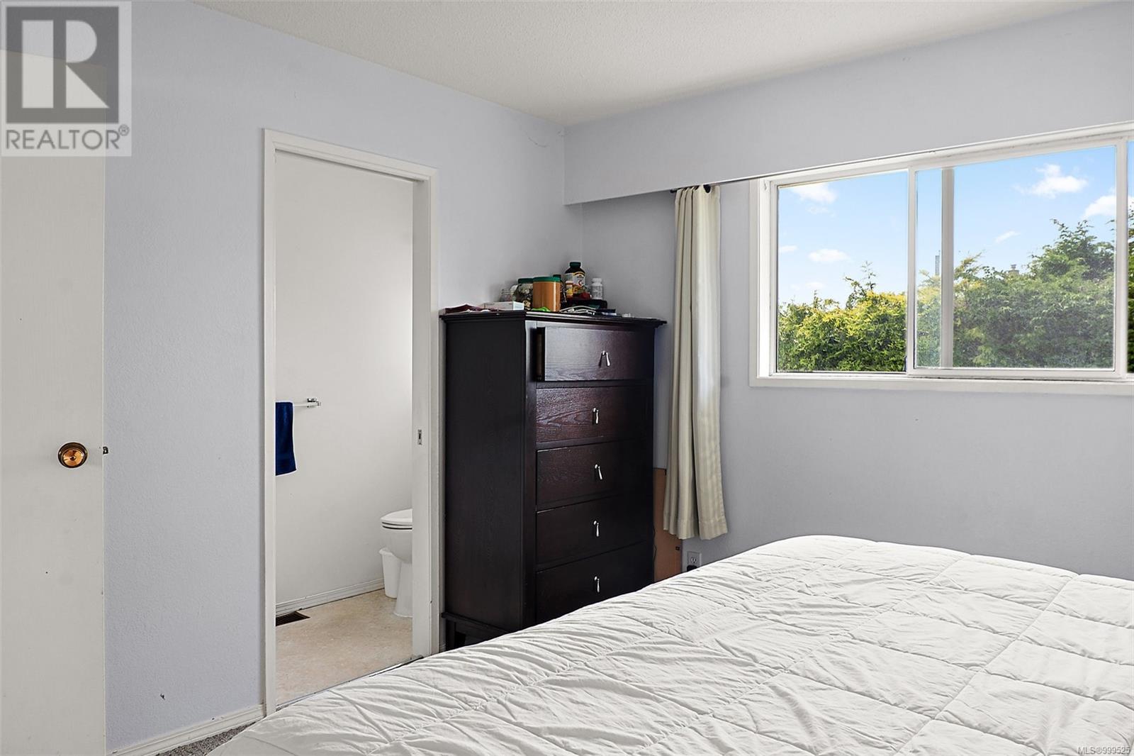  1881 Seaboard Crescent, Central Saanich