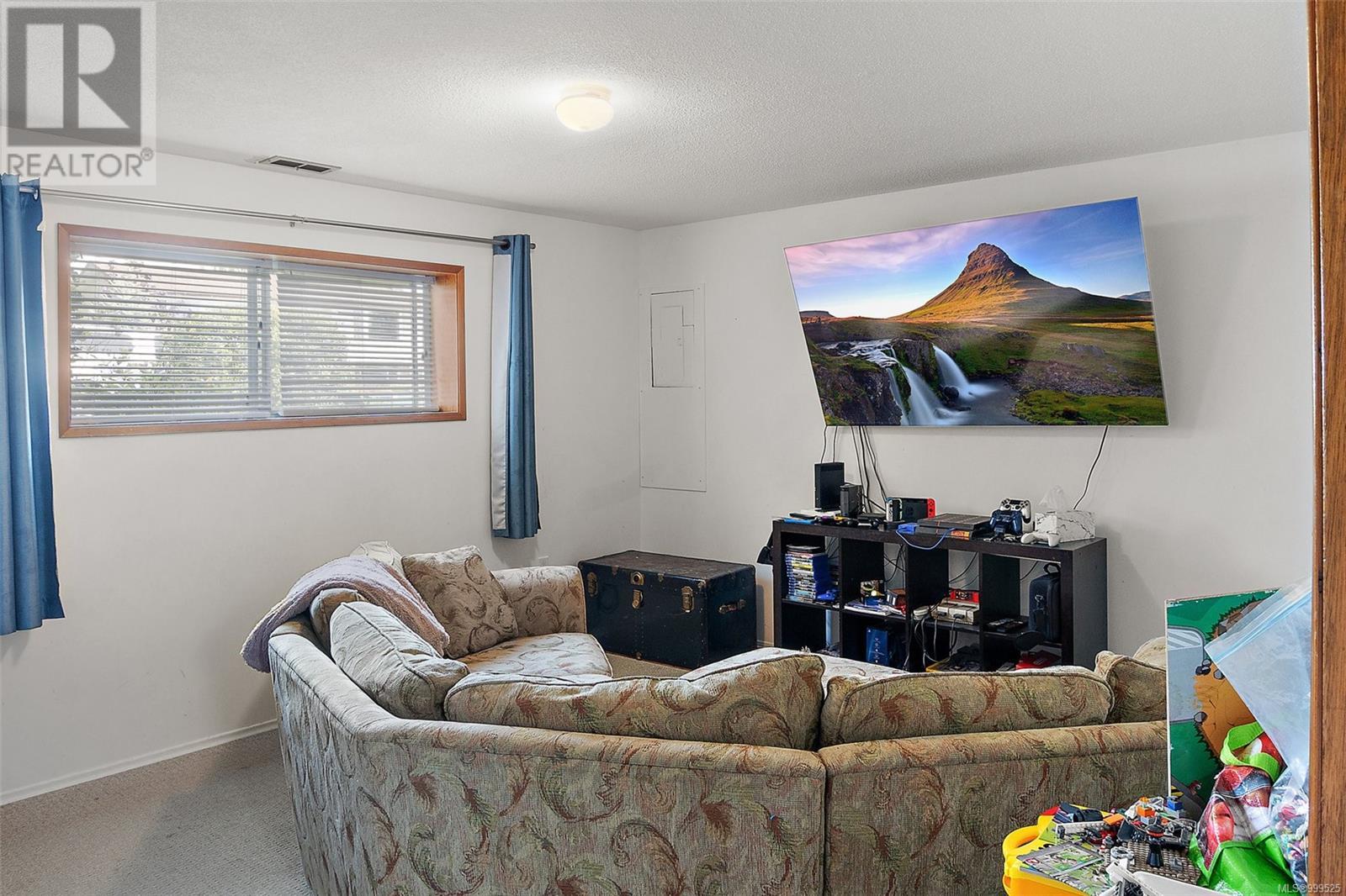  1881 Seaboard Crescent, Central Saanich