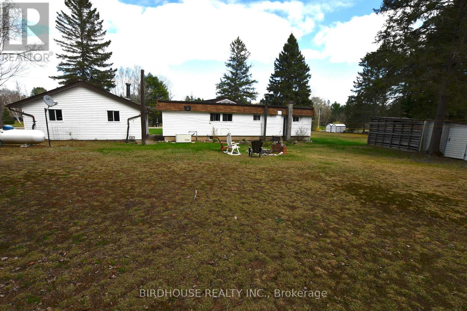 Photo 19 of 1084 South Algonquin Road, Dysart Et Al ON
