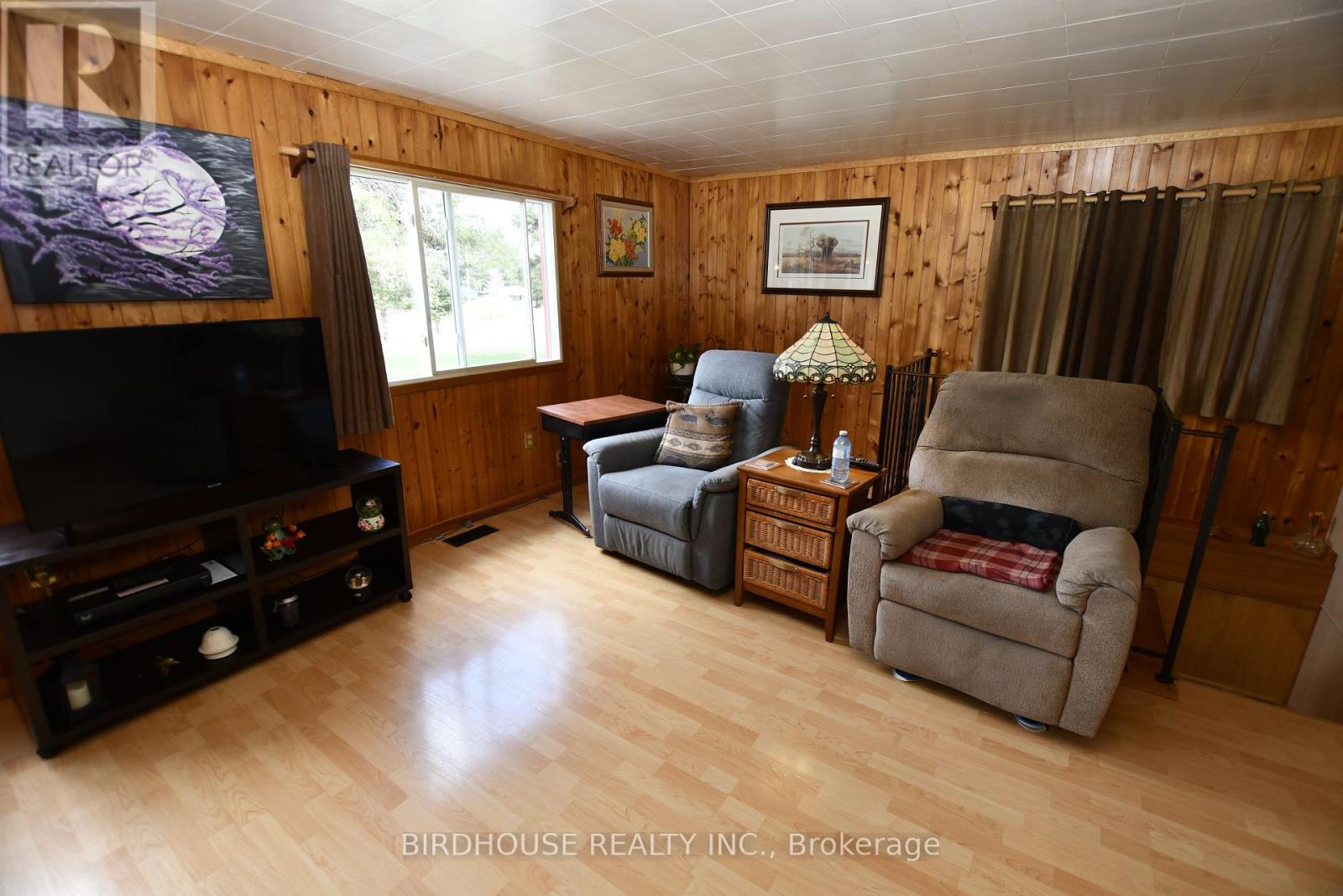 Photo 18 of 1084 South Algonquin Road, Dysart Et Al ON