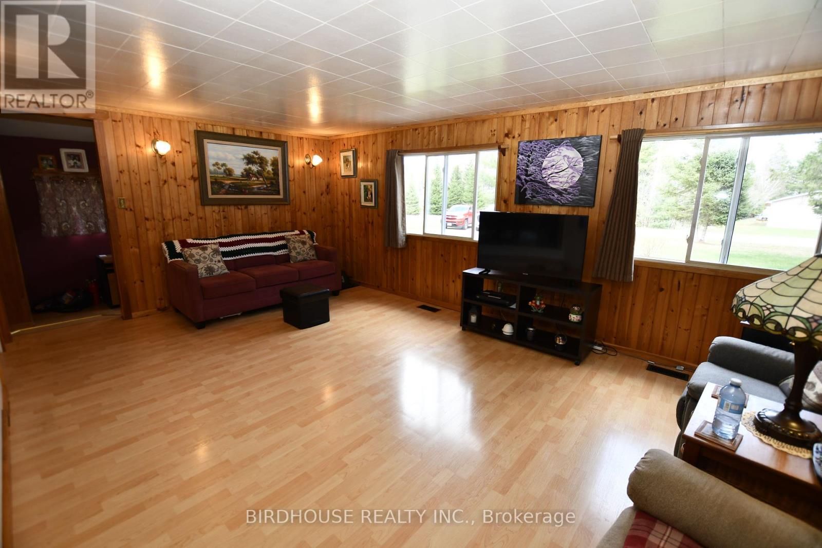 Photo 11 of 1084 South Algonquin Road, Dysart Et Al ON