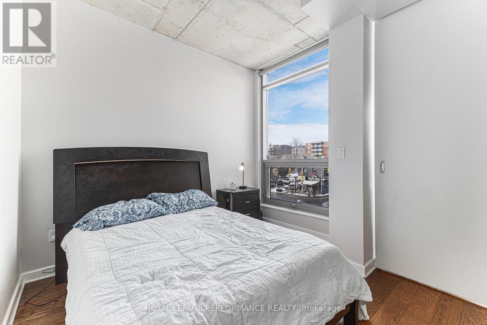 Photo 14 of 302 180 York Street, Ottawa ON