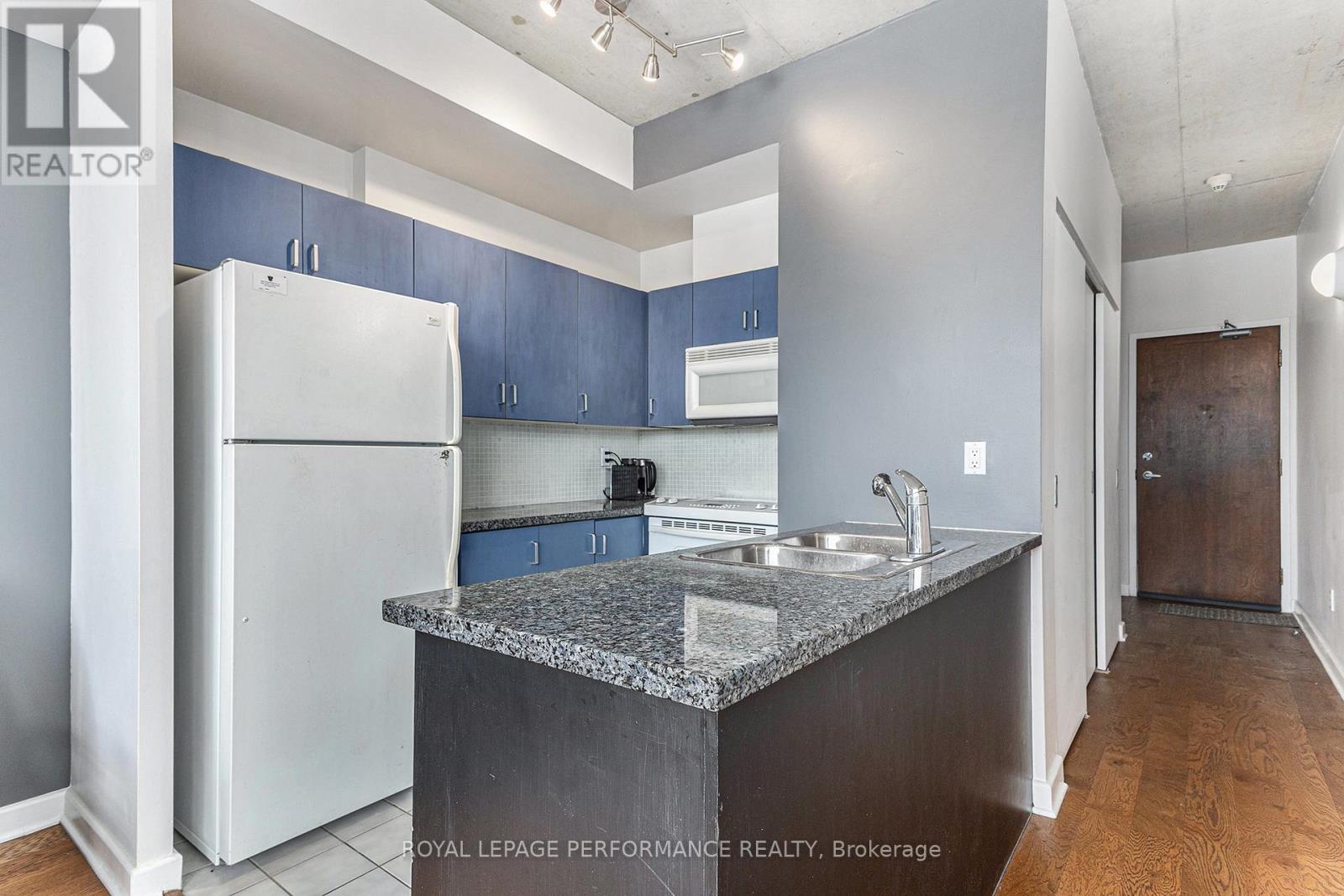 Photo 27 of 302 180 York Street, Ottawa ON