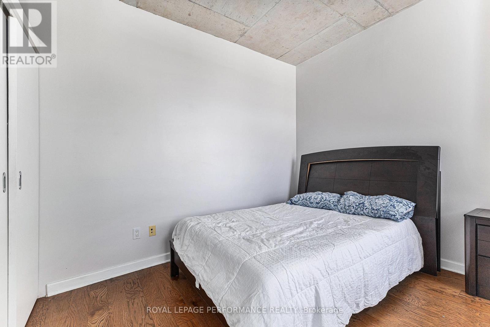 Photo 18 of 302 180 York Street, Ottawa ON