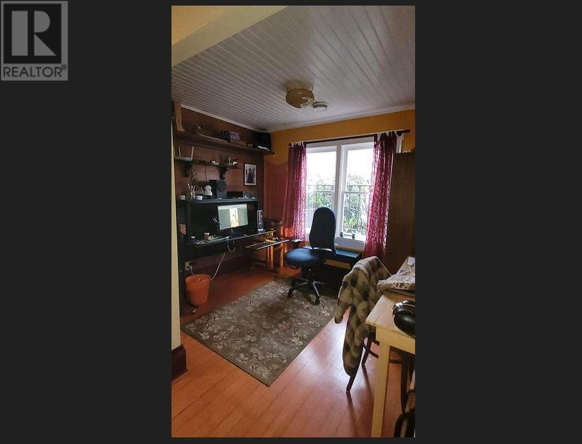 Photo 6 of 20530 Westfield Avenue, Maple Ridge BC