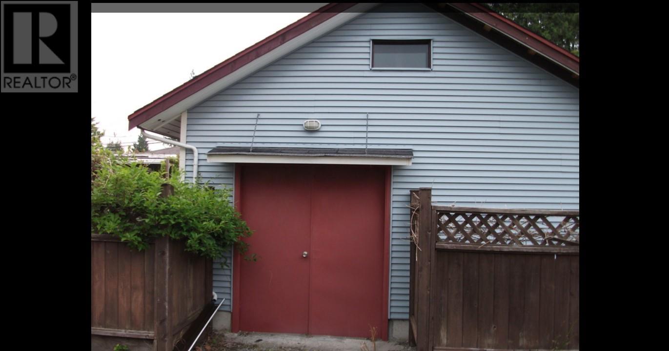 Photo 12 of 20530 Westfield Avenue, Maple Ridge BC